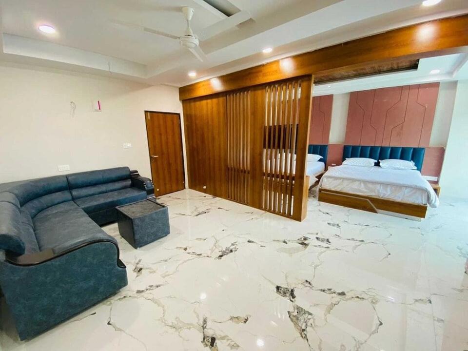 Super Townhouse Ambaji Formerly Hotel Kardhar Inn エクステリア 写真