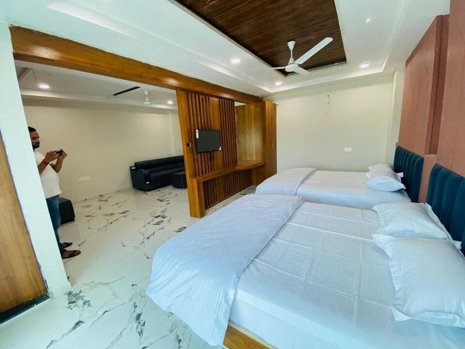 Super Townhouse Ambaji Formerly Hotel Kardhar Inn エクステリア 写真
