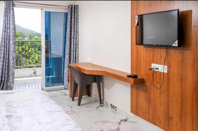 Super Townhouse Ambaji Formerly Hotel Kardhar Inn エクステリア 写真