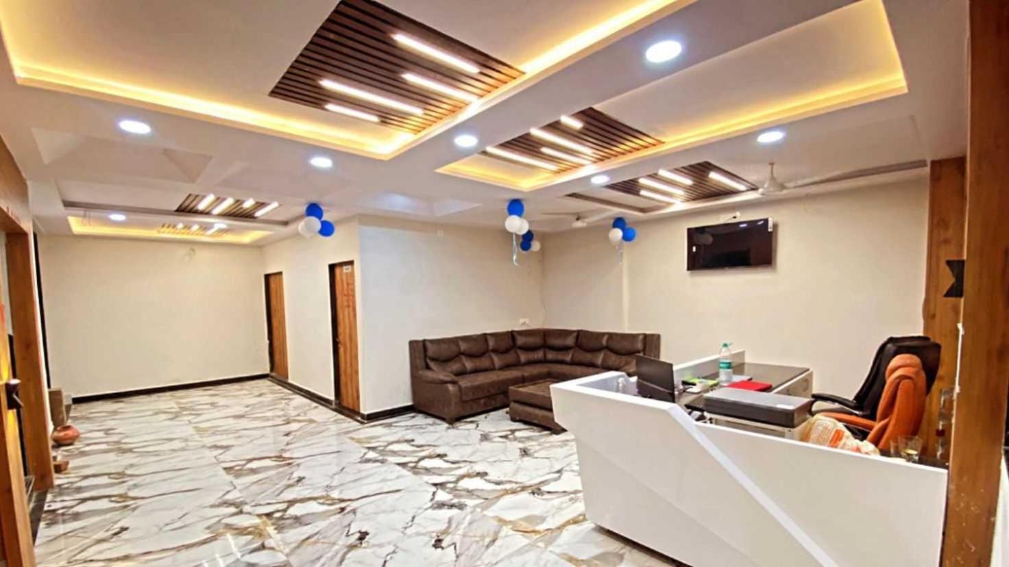 Super Townhouse Ambaji Formerly Hotel Kardhar Inn エクステリア 写真