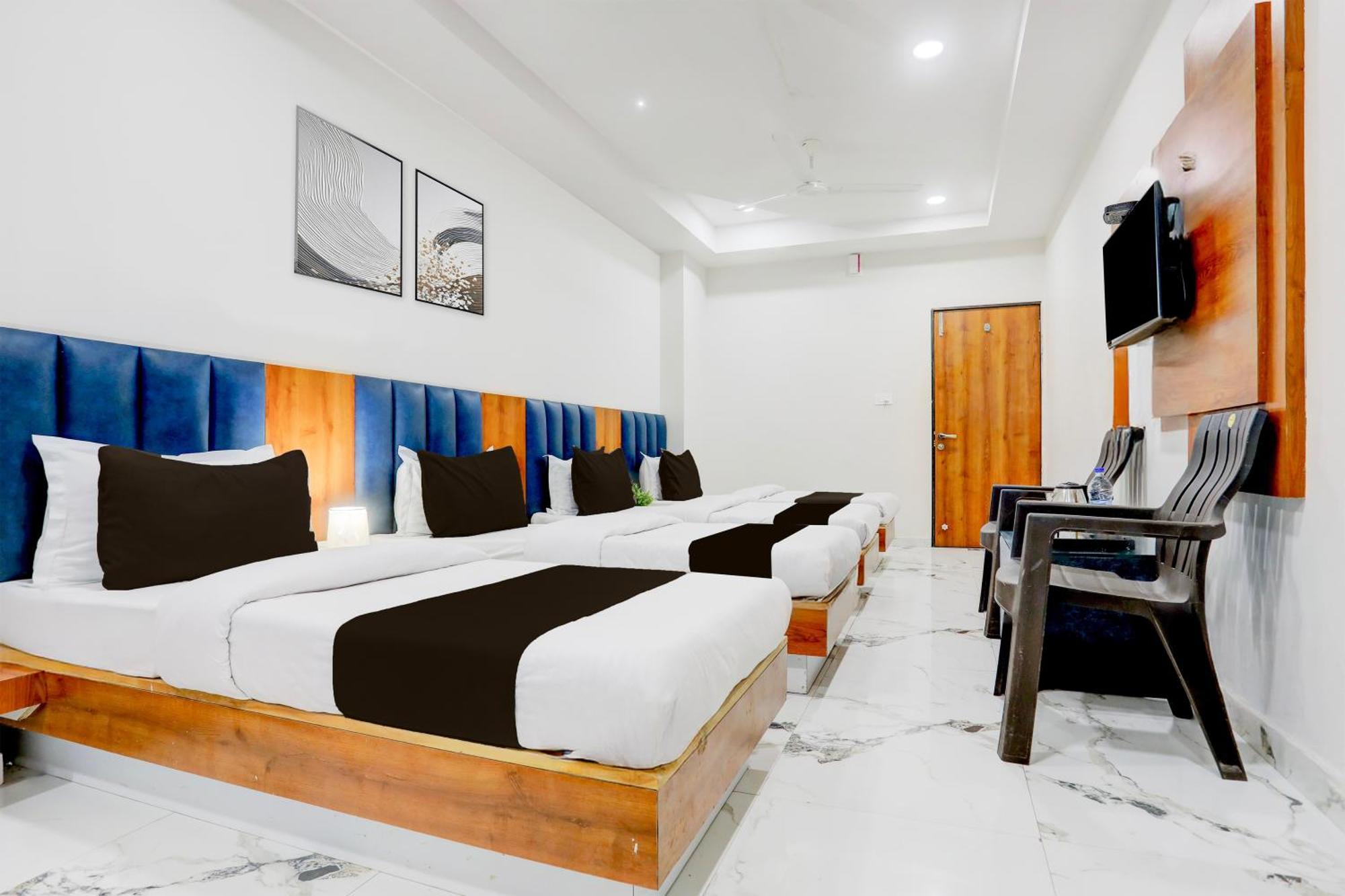 Super Townhouse Ambaji Formerly Hotel Kardhar Inn エクステリア 写真