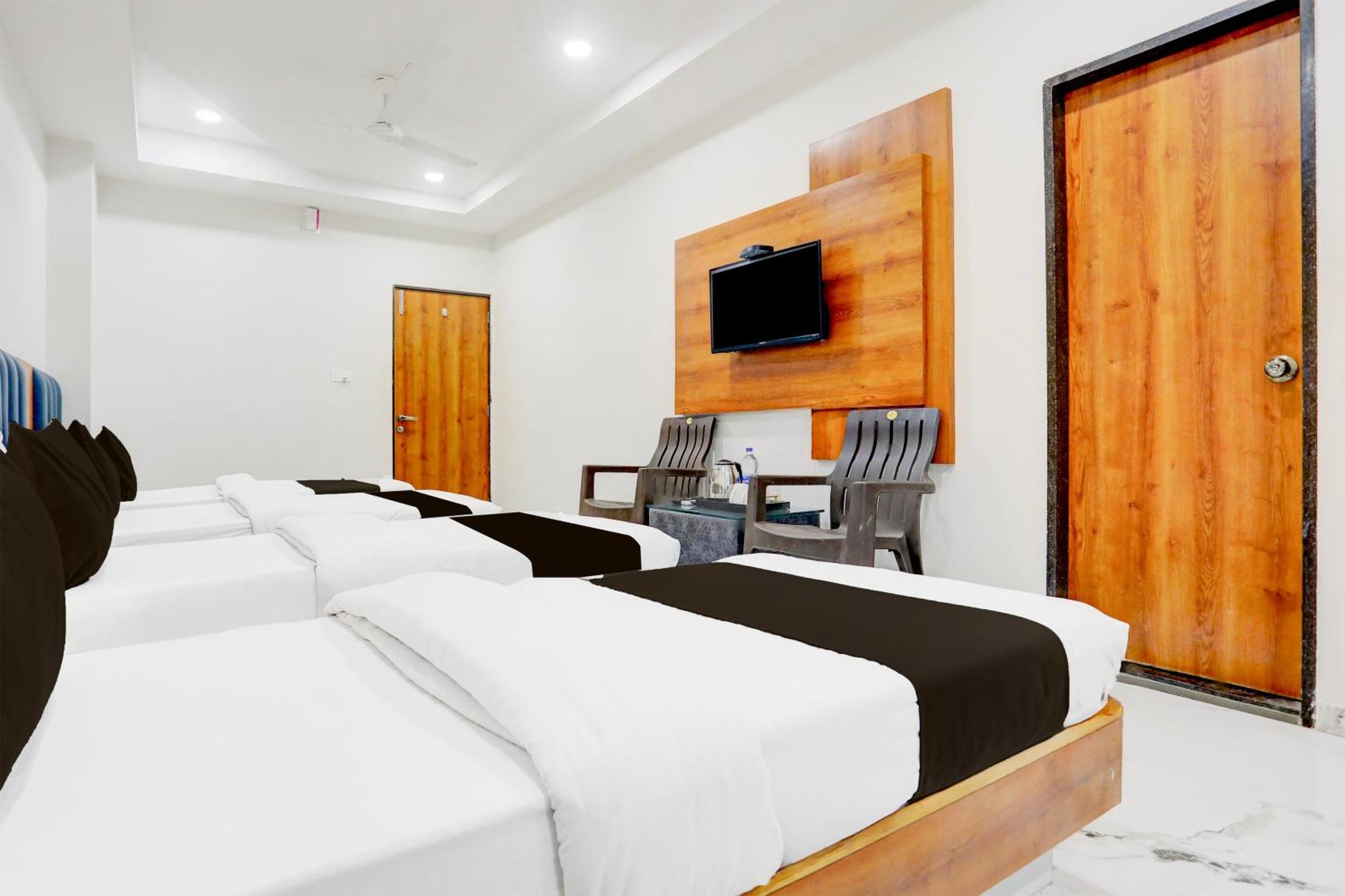 Super Townhouse Ambaji Formerly Hotel Kardhar Inn エクステリア 写真