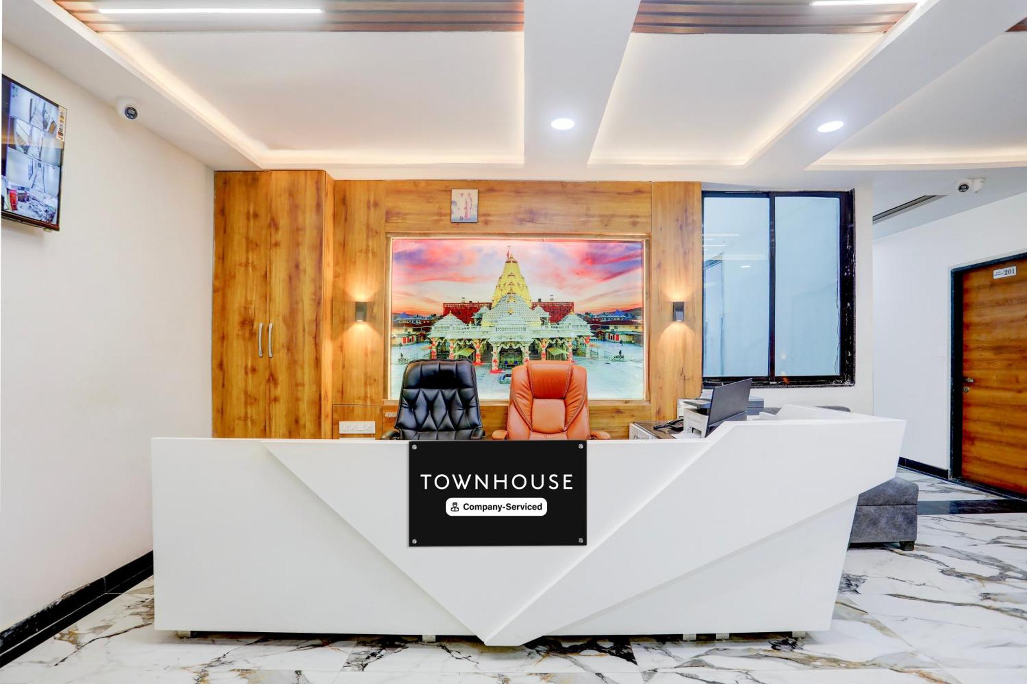 Super Townhouse Ambaji Formerly Hotel Kardhar Inn エクステリア 写真