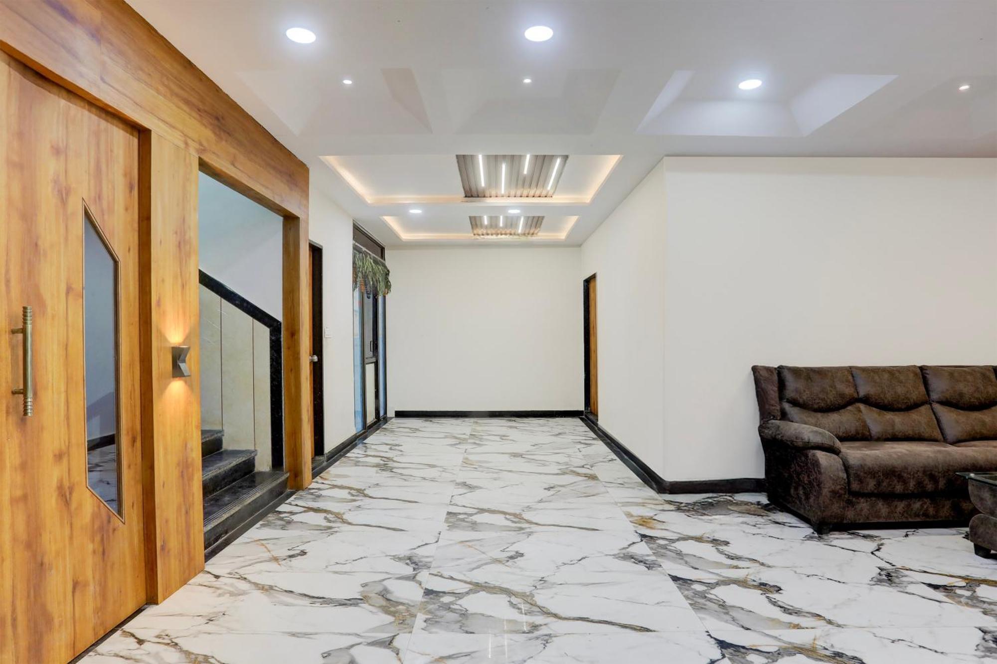 Super Townhouse Ambaji Formerly Hotel Kardhar Inn エクステリア 写真
