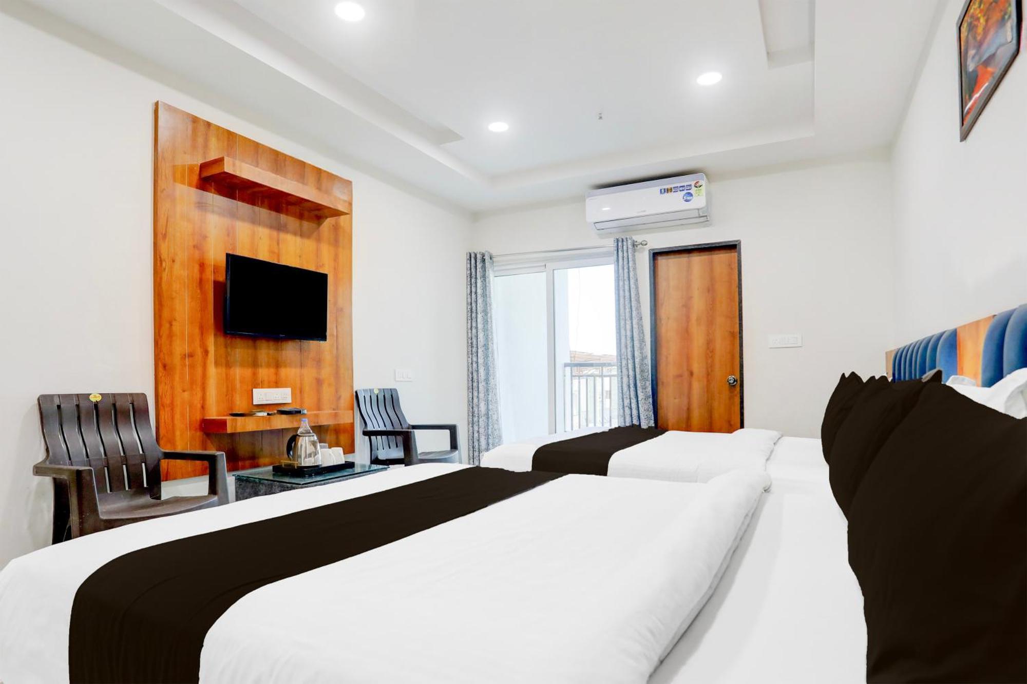 Super Townhouse Ambaji Formerly Hotel Kardhar Inn エクステリア 写真