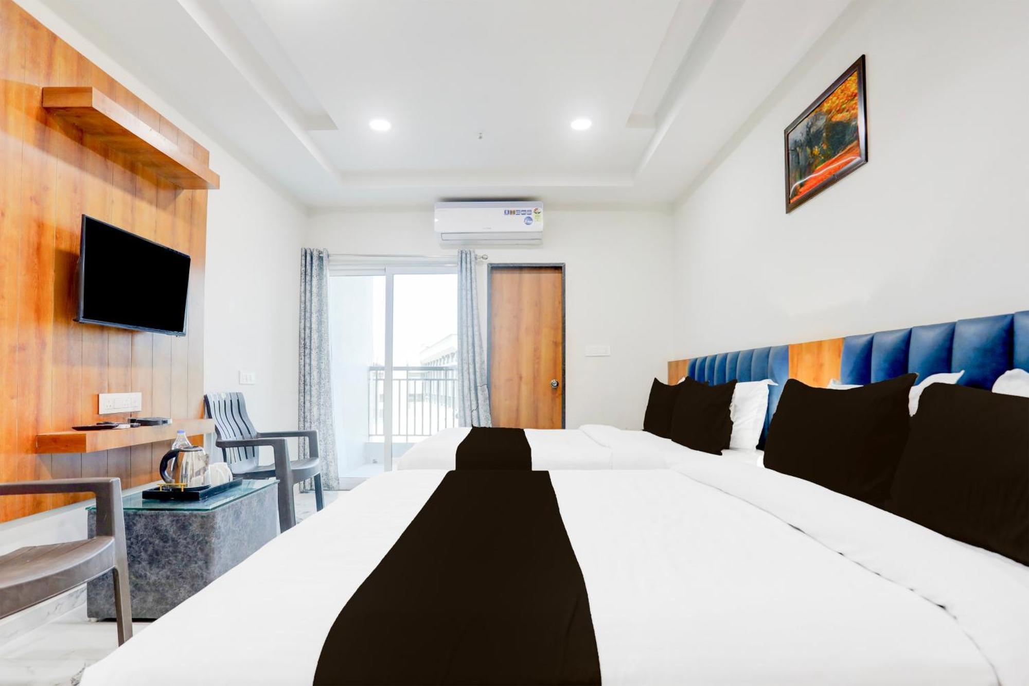 Super Townhouse Ambaji Formerly Hotel Kardhar Inn エクステリア 写真