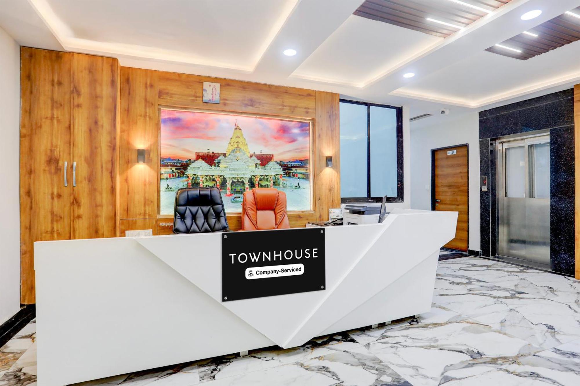 Super Townhouse Ambaji Formerly Hotel Kardhar Inn エクステリア 写真